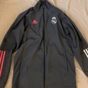 Grå Real Madrid tröja - Snygg grå Real Madrid tröja