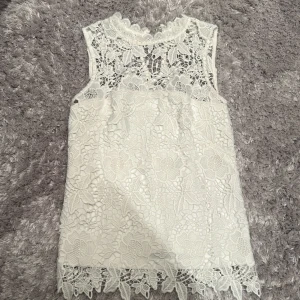 Spetstopp - Söt spets topp! Fint skick! 