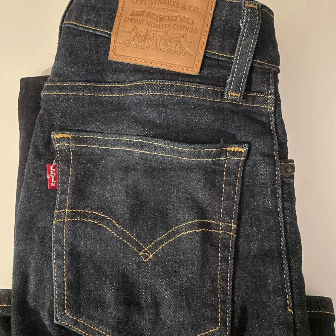 Levi's 725 High Rise Bootcut Jeans - 4