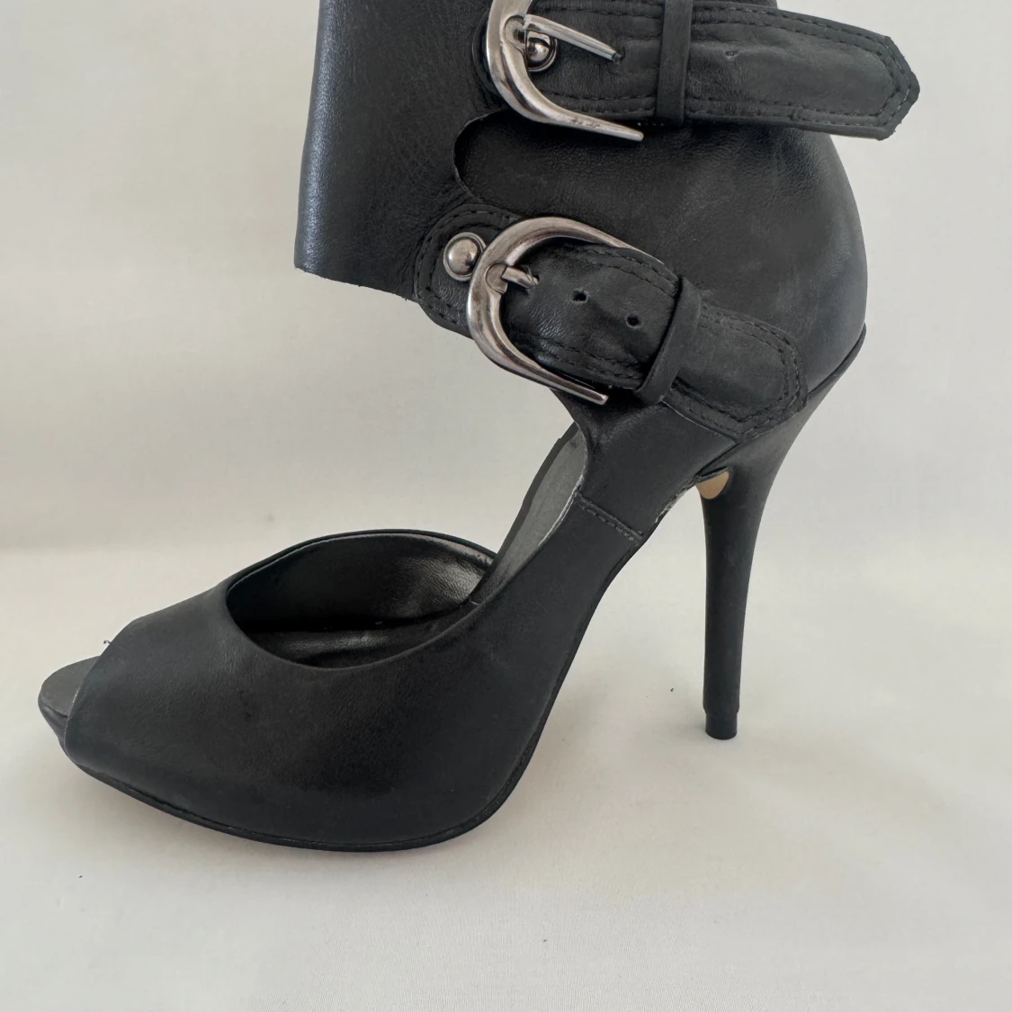 RÖDA HÖGKLACKADE SOMMARSKOR – VIA UNO – HELT NYA! - 4