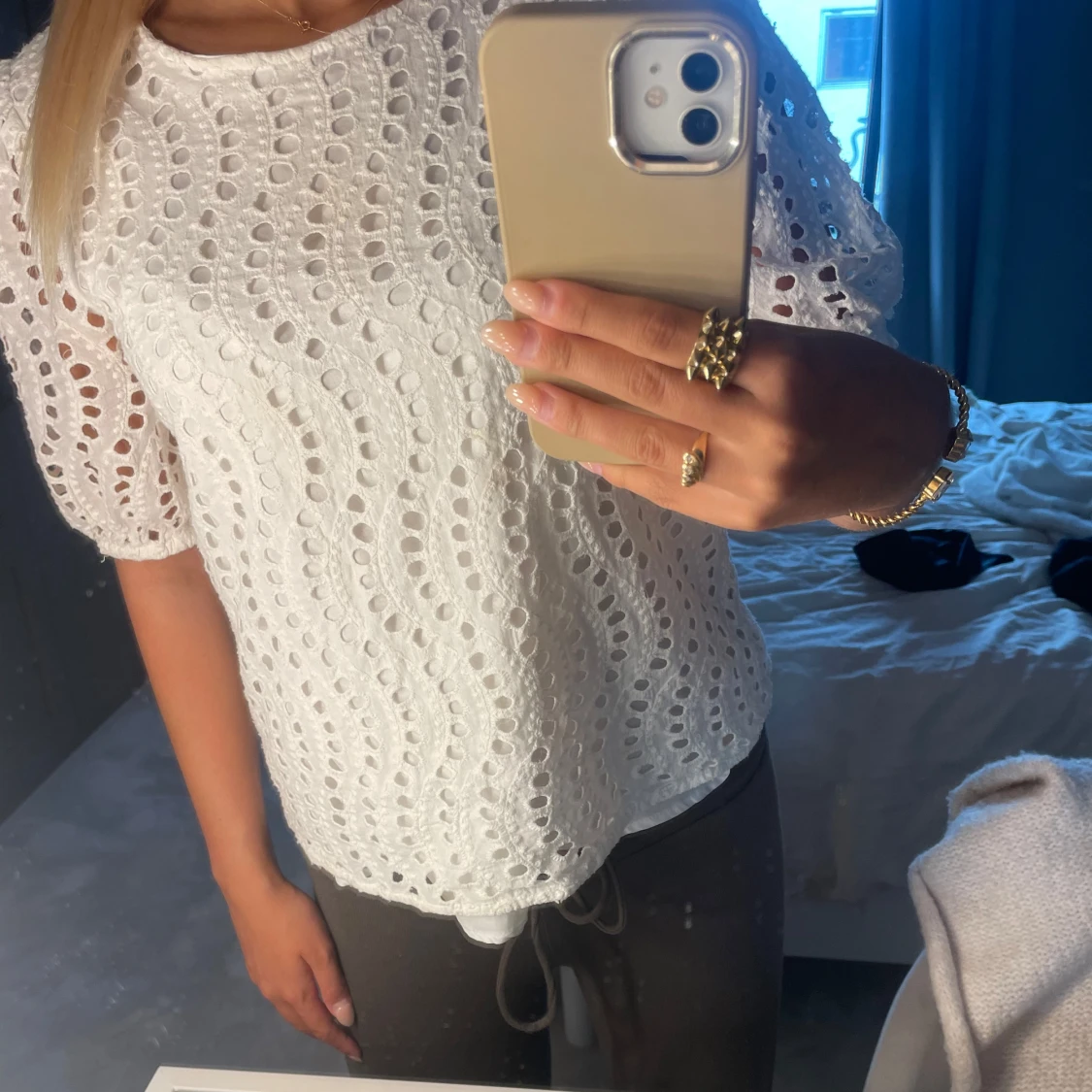 Vit broderad blus från JDY - 1