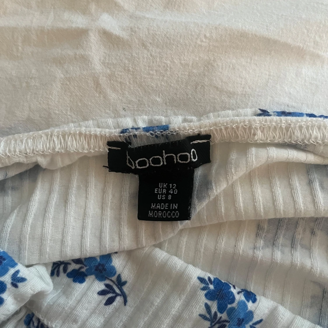 Blommig långärmad klänning  - 2