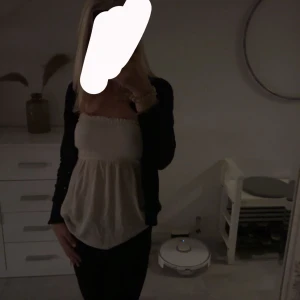 Bandue top - Beige Bandue top som aldrig är använd❤️