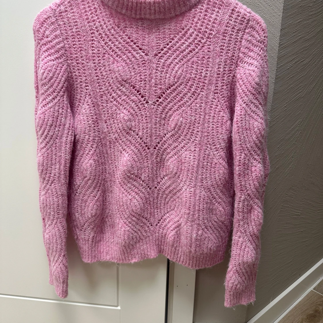 Rosa stickad tröja S