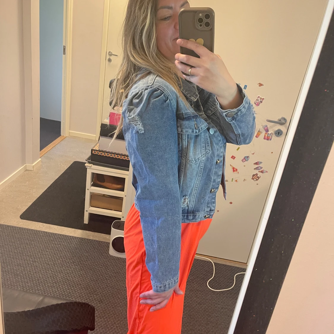 Croppad jeansjacka med puffärm - 3