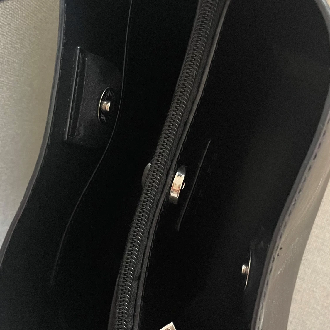 Svart axelväska i skinn - 2