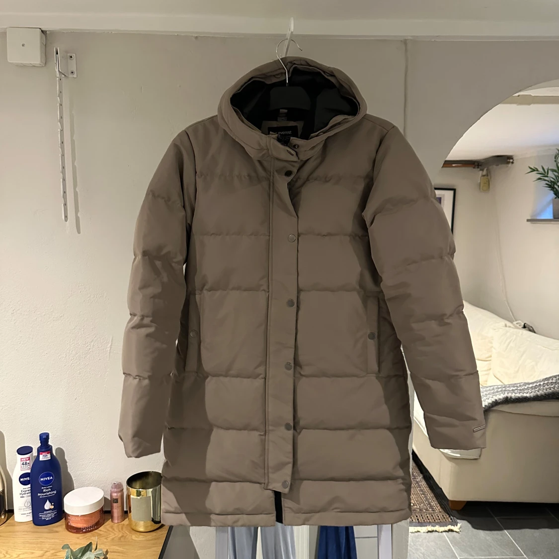 Beige pufferjacka från Everest