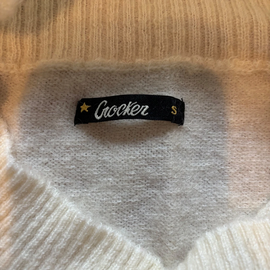 Finstickad off-shoulder tröja  - 1