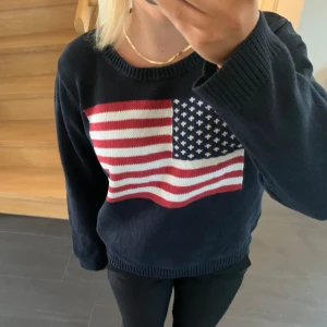 Ralph Lauren liknande tröja - Jag säljer nu min Ralph lauren liknande tröja som jag köpte second hand. Inga defekter. Tröjan är i L men passar mer som M (inte min bild)!!!