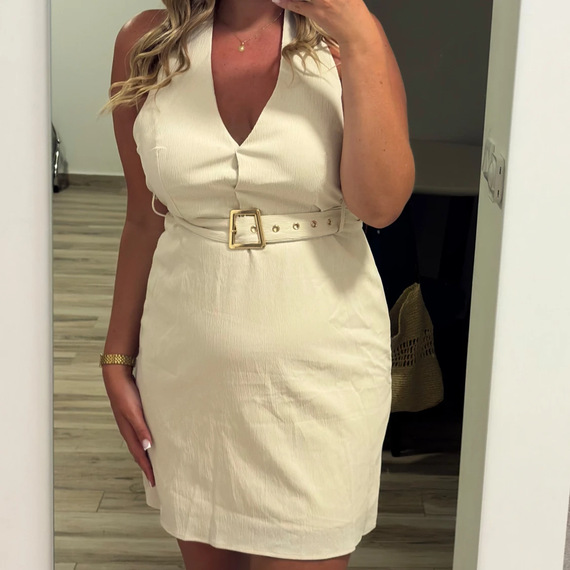 Beige skjort klänning med bälte - 1