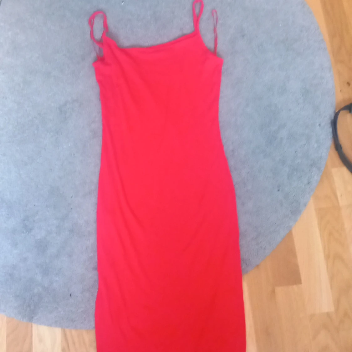 Röd kort klänning från Amisu - 1