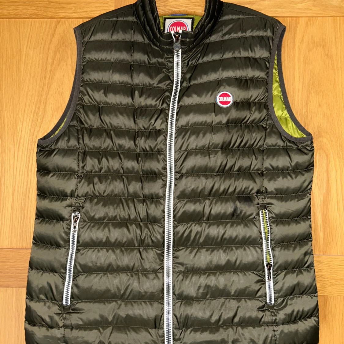 Olivgrön dunväst från Colmar
