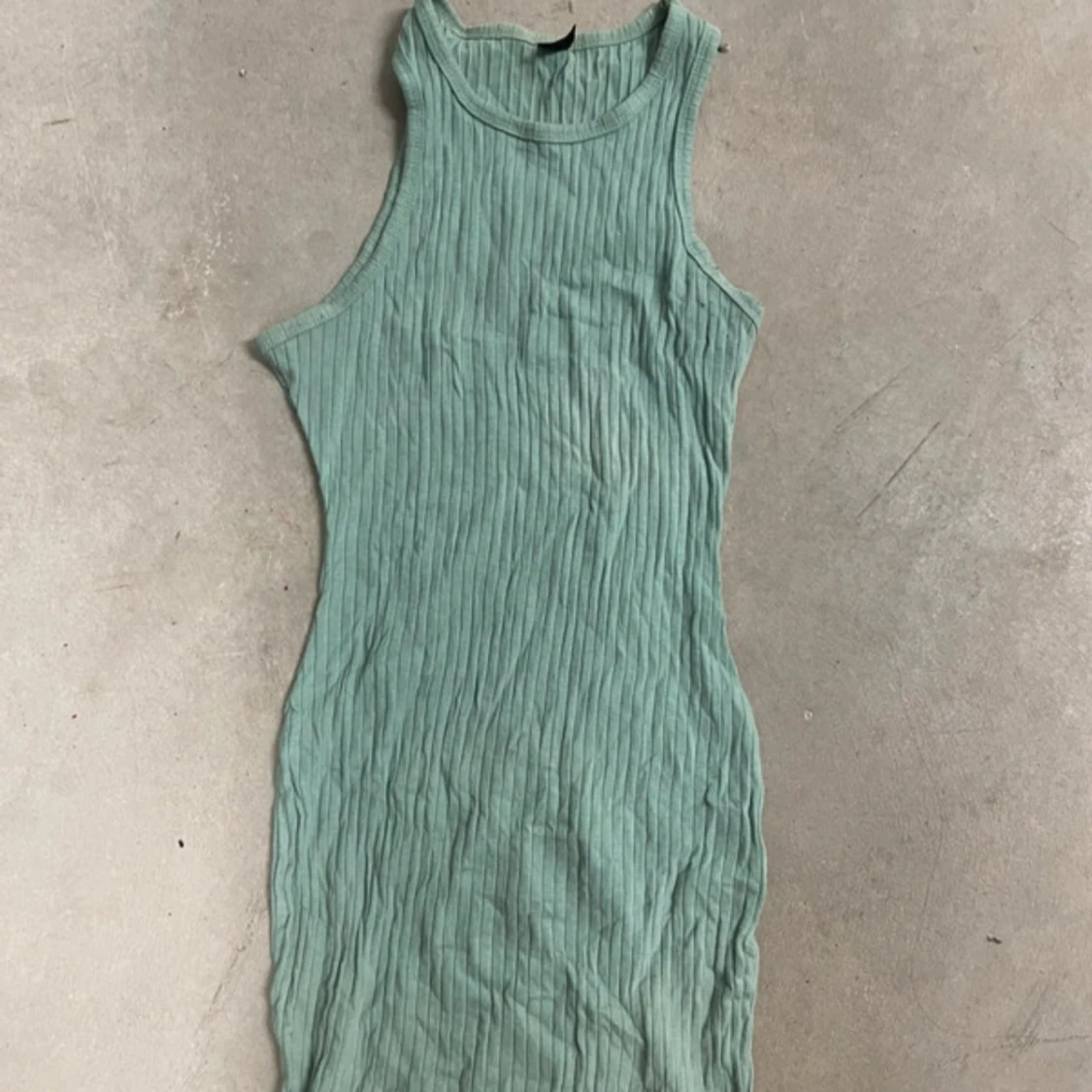 Ribbad mintgrön klänning från SHEIN