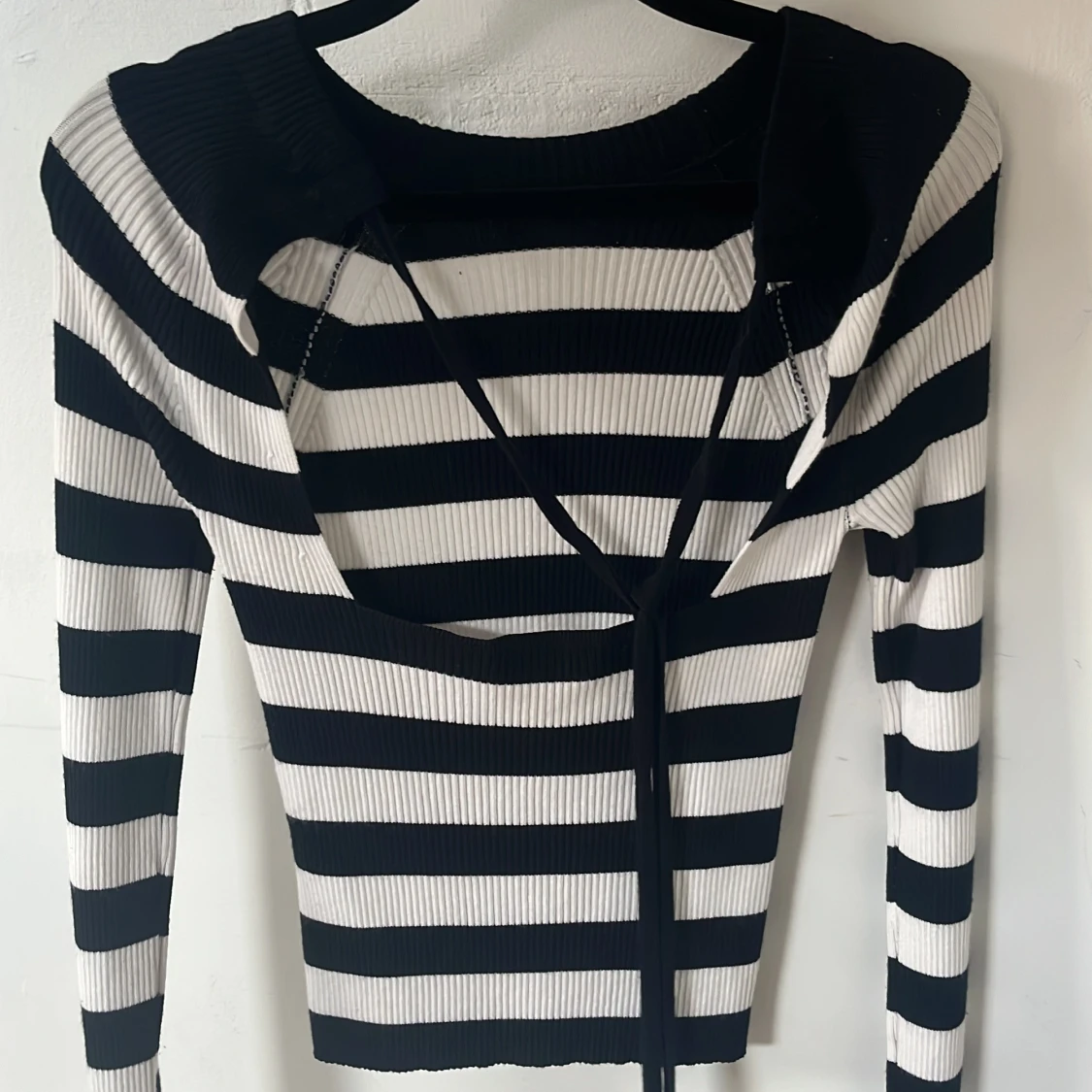 Randig ribbad topp med snörning från Zara - 1