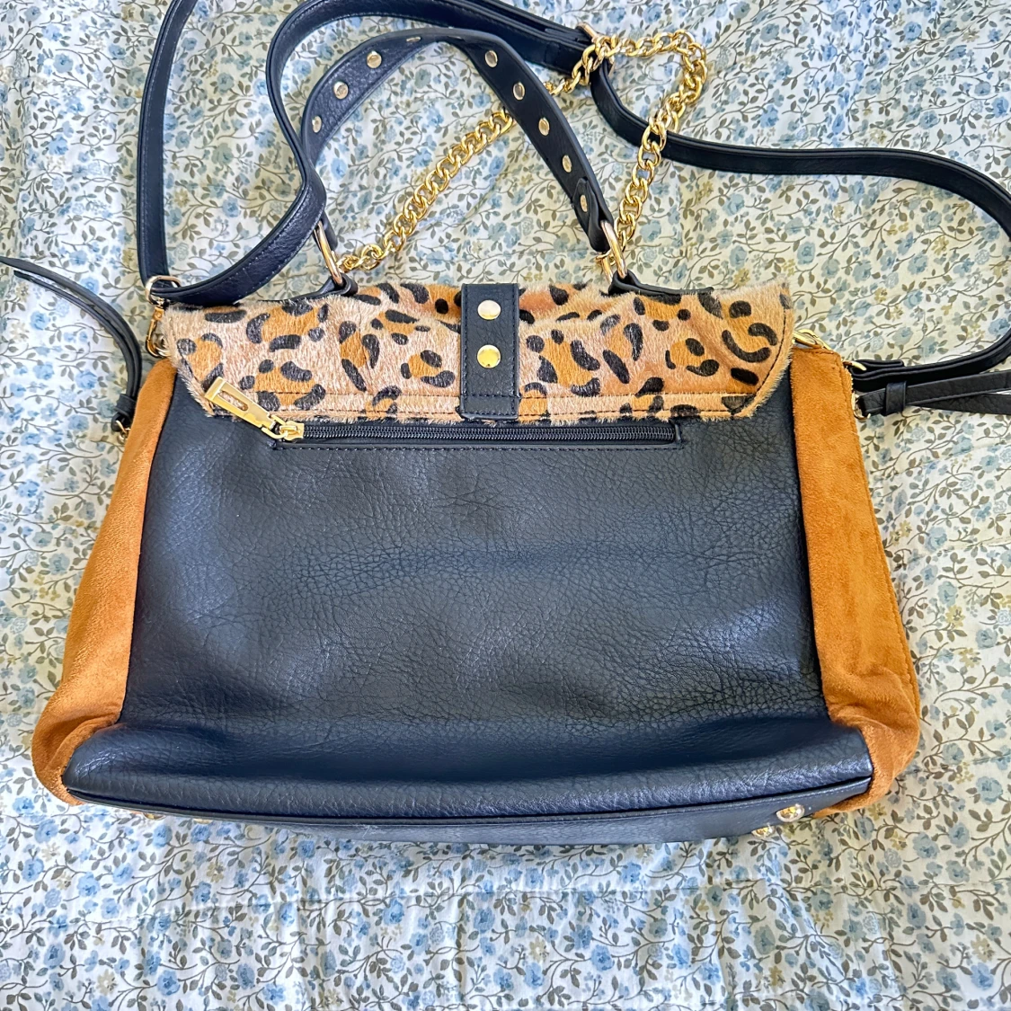 Leopardmönstrad axelväska med kedja - 1