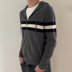 Massimo Dutti Zip Hoodie - - Condition: 9/10 - Color: Gray - Size: M 