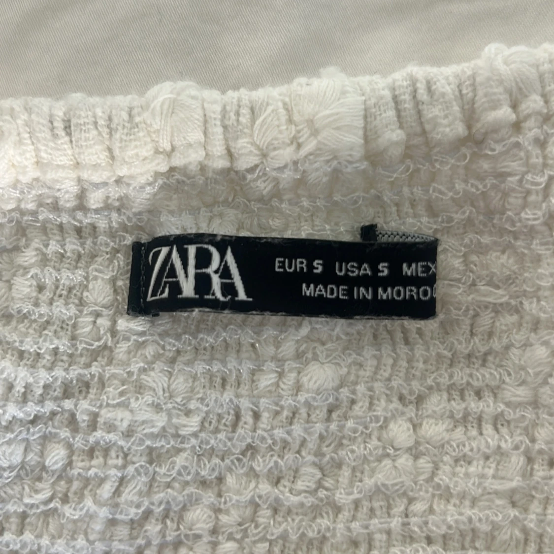 Vit broderad linnetopp från Zara - 2