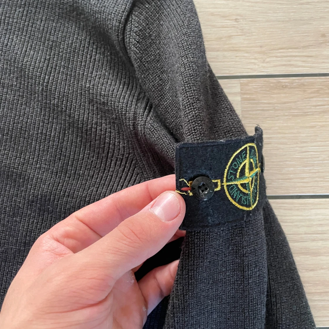 Svart stickad half zip från Stone Island - 1