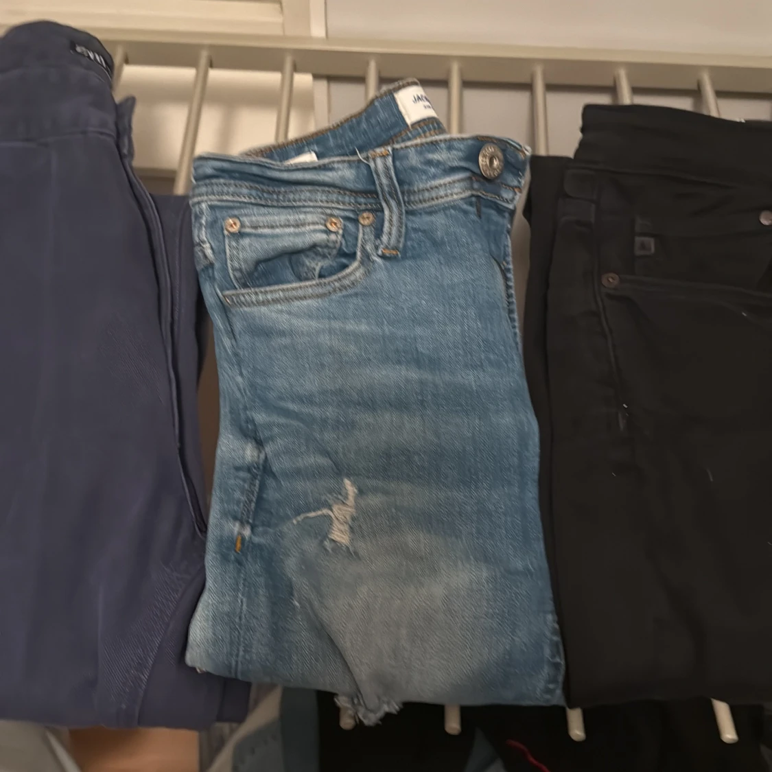 Säljer 3 par byxor  - 1