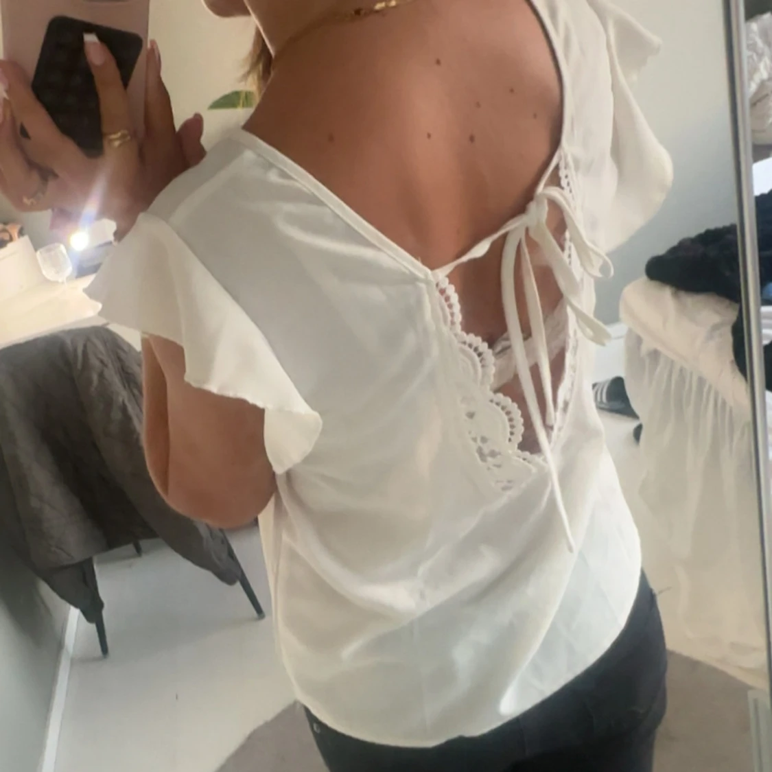 Vit blus m volang - 1