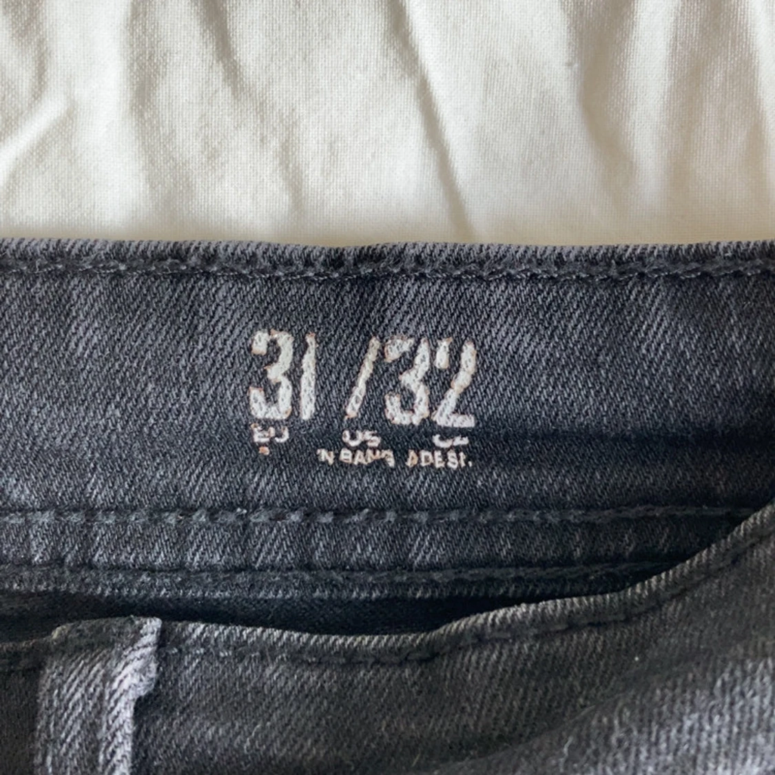 Svarta jeans från FSBN, storlek 31/32 - 2