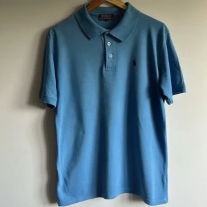 Piké Polo Ralph Lauren - Stilig piké, så gott som ny, storlek L (passar M)