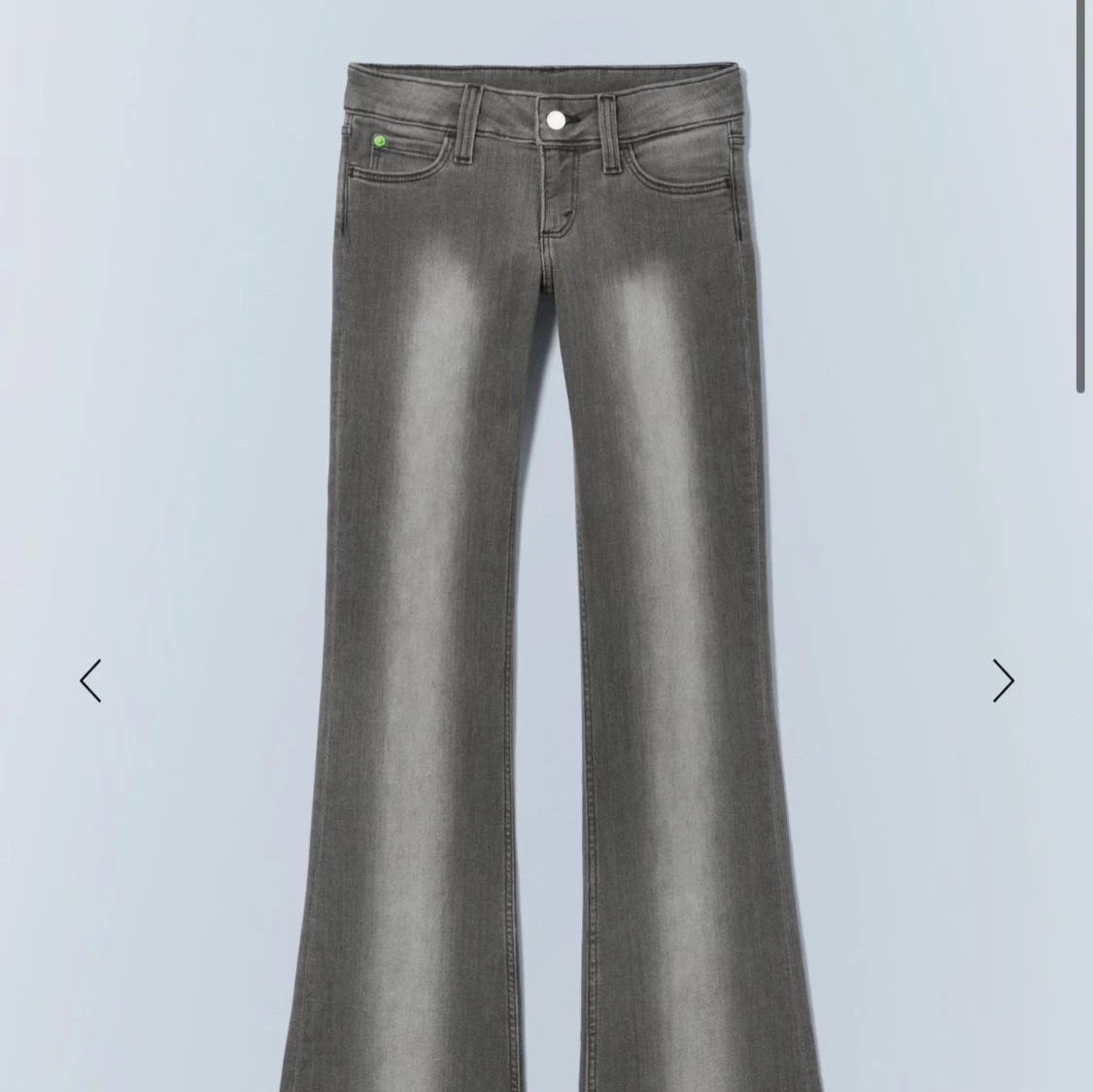 Grå bootcut jeans med låg midja