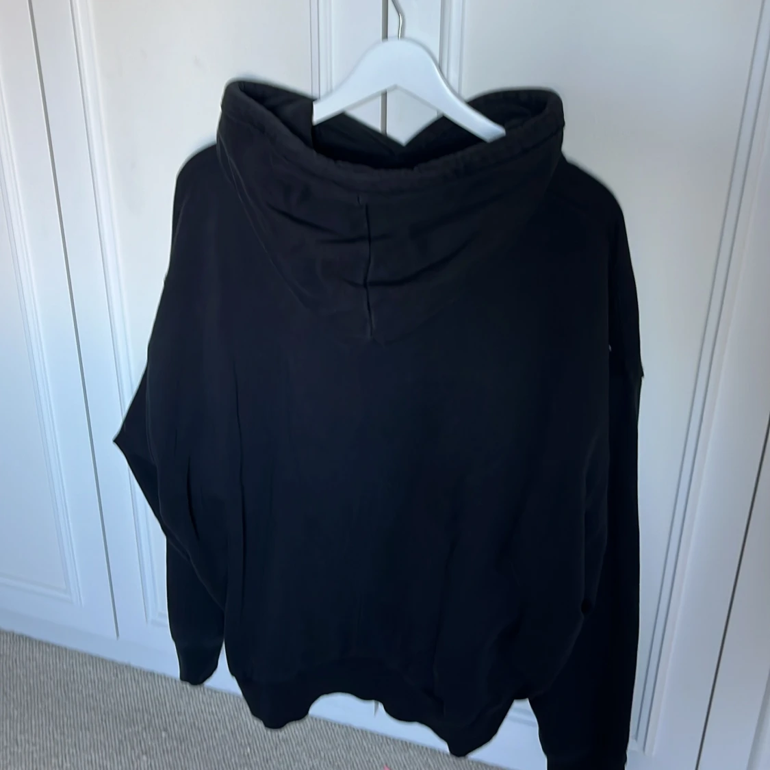 Svart hoodie från Weekday, storlek L - 1