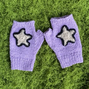 Handledsvärmare no1 - Unika handgjorda stickade fingerlösa vantar. Material: återvunnen ull & RWS-certifierad ull🐑❤️