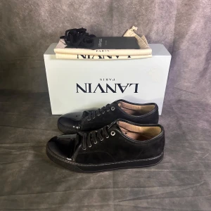 Lanvin toecap sneaker - Mycket fint skick | Size uk 9 passar 43/44  | allt og medföljer | fraktar spårbart inom 24 timmar |  för att köpa klicka ” köp nu” | vid frågor skriv ett meddelande