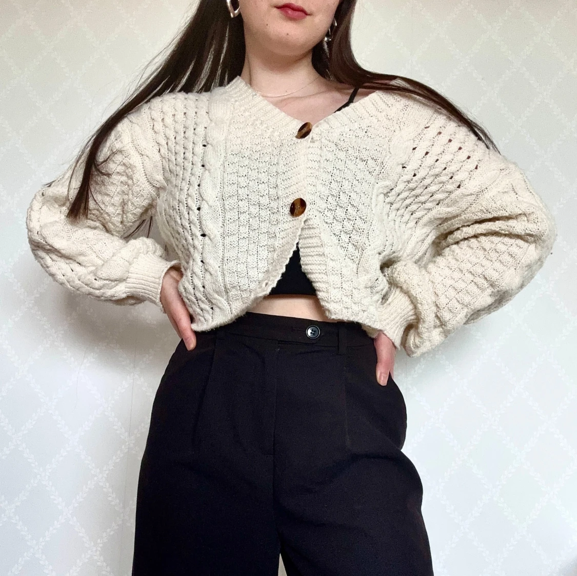 Stickad kofta med knappar