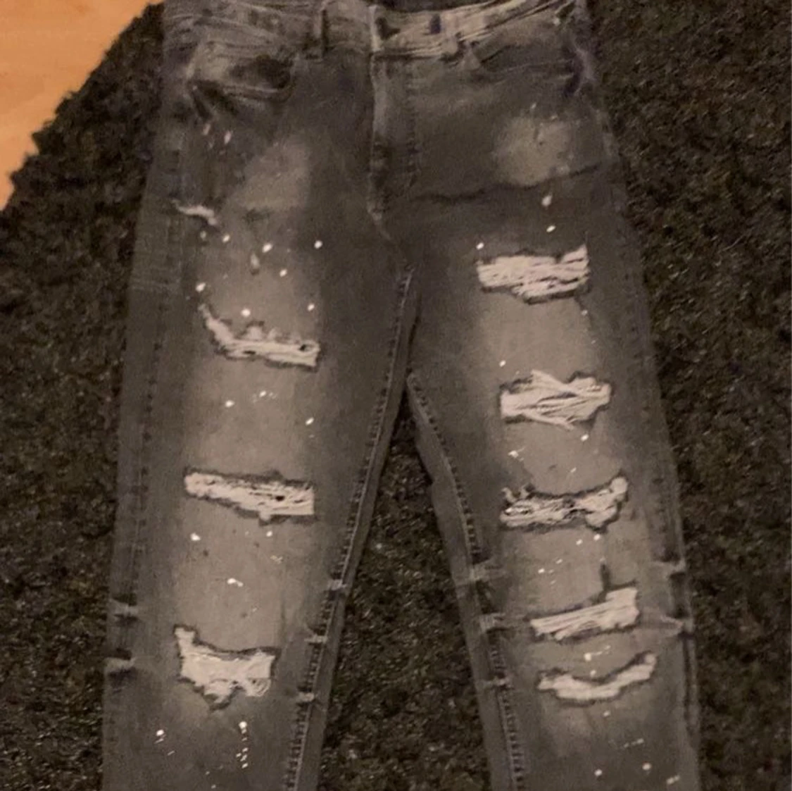 Svarta slitna jeans Supply & Demand