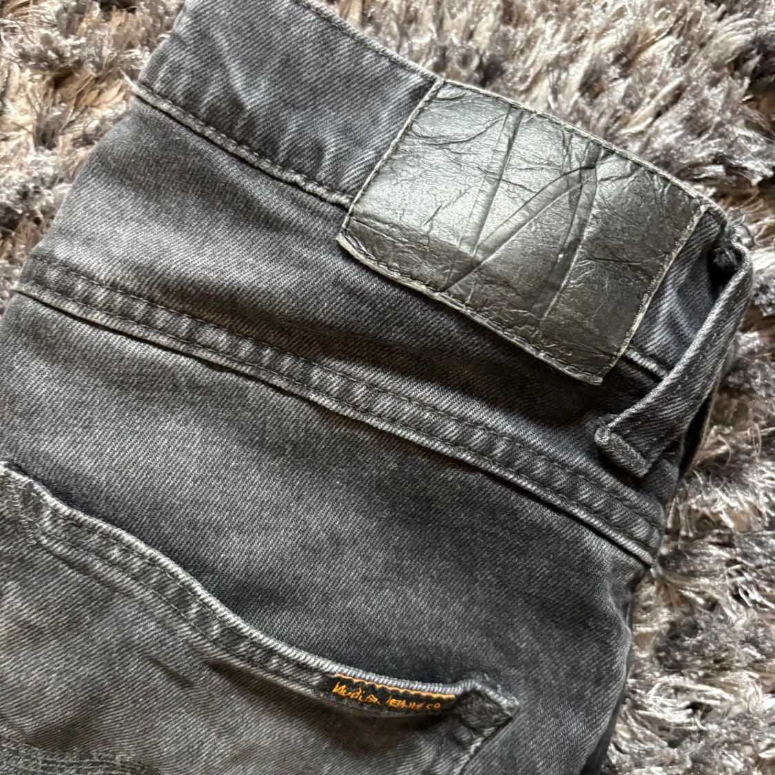 Svarta Nudie grim tim  - 3