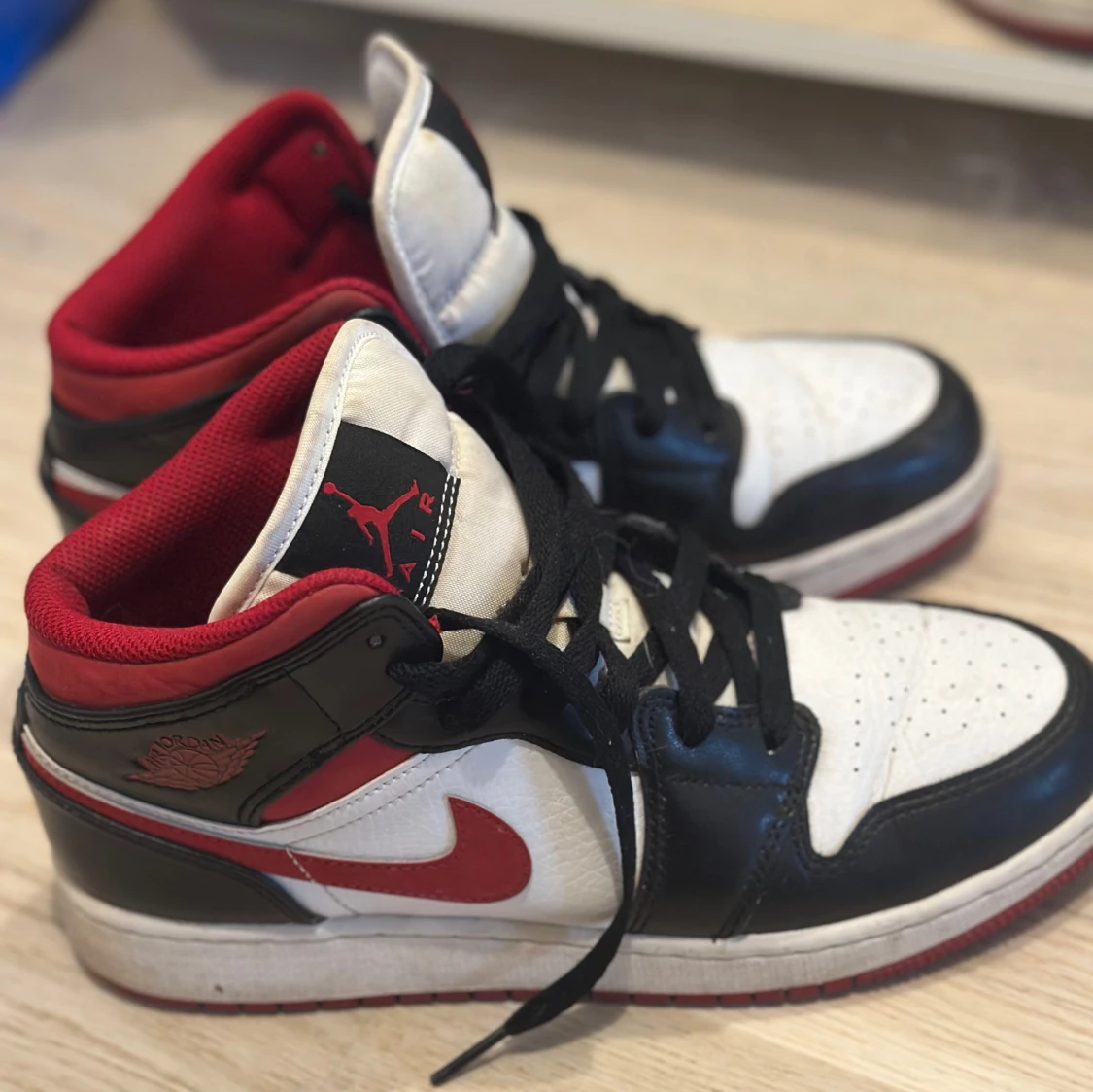 Nike Air Jordan 1 svart/vit/röd - 1