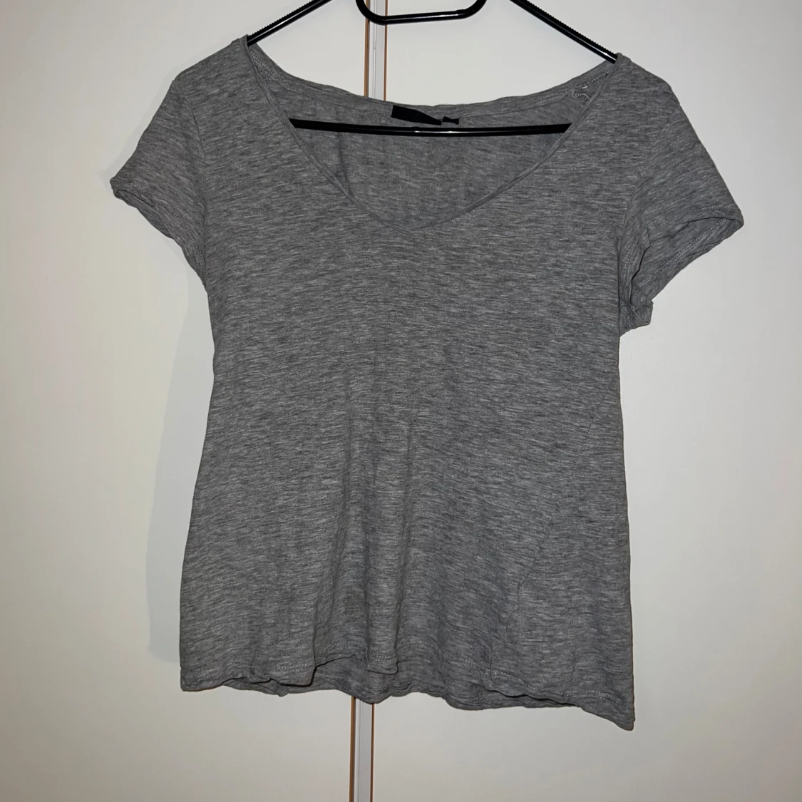 Grå basic topp från Kappahl