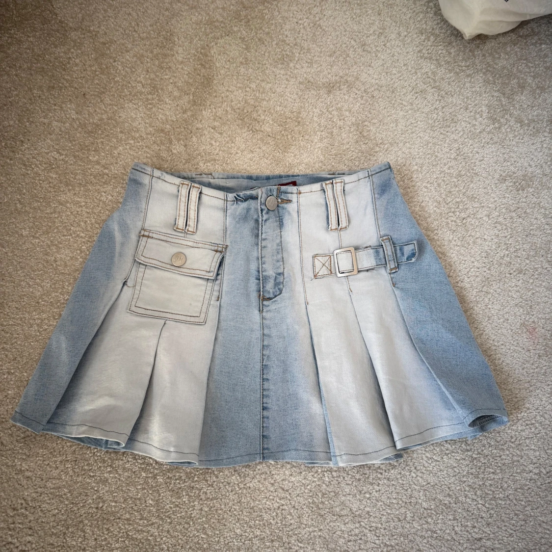 Plisserad tenniskjol i denim - 1