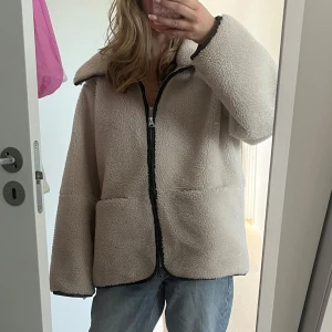 teddyjacka - super snygg teddyjacka🩷🩷🩷