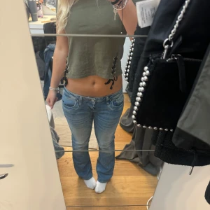 LTB jeans - LTB jeans i modell valerie low bootcut. Storlek W28 L32. Säljer då de inte kommit till användning. Aldrig använda men utan prislapp kvar. Kan gå ner i pris vid snabb affär.