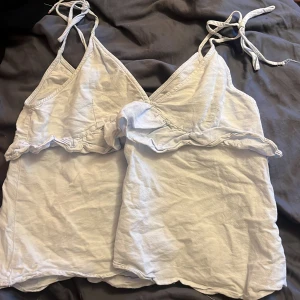 Ljusblå topp med volang - 💕💕💕💕💕