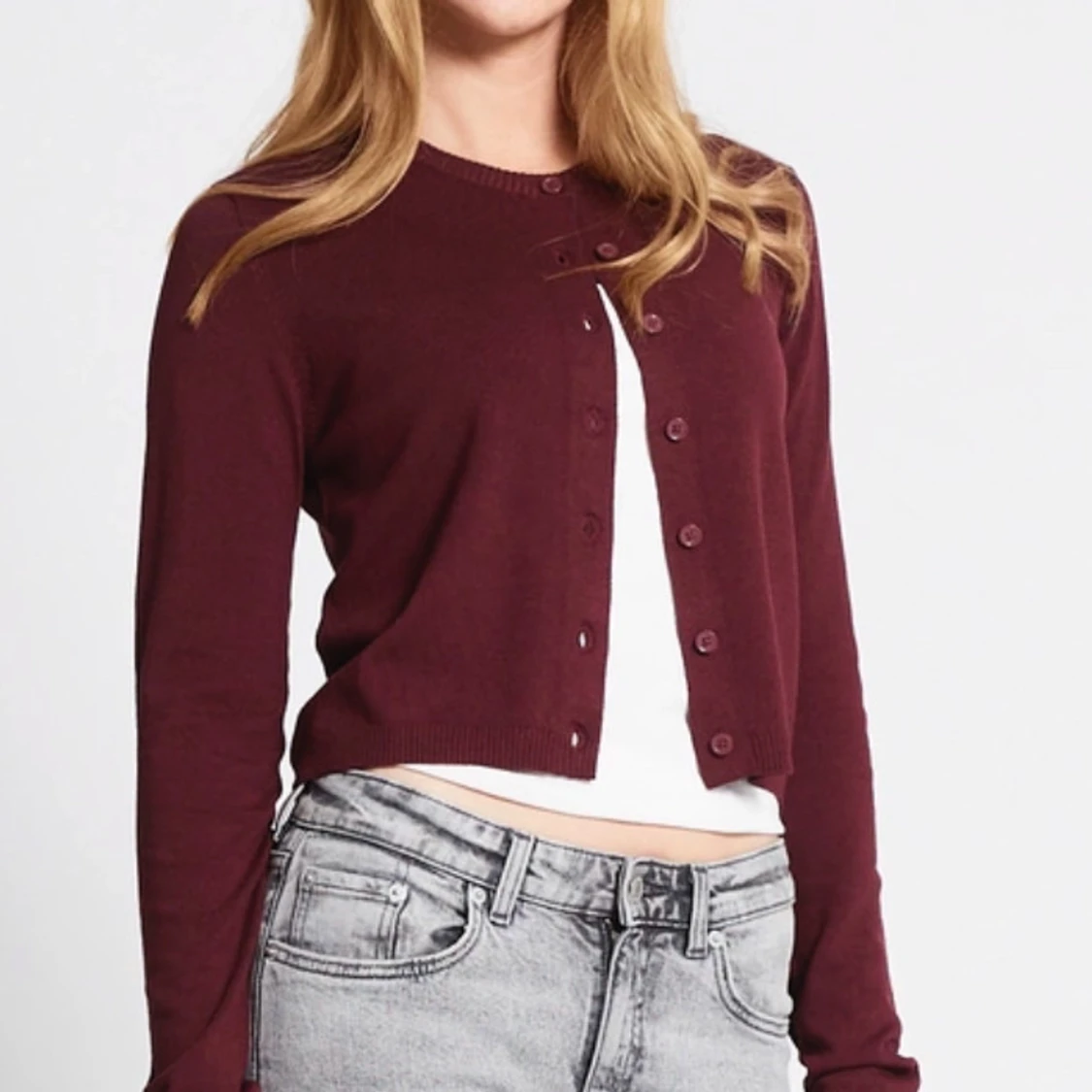Vinröd kofta med knappar