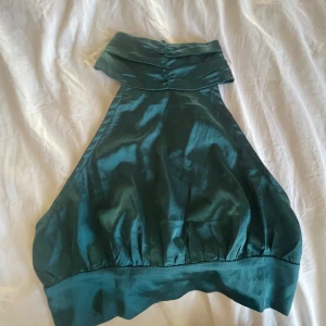 Grön topp  från Shein - Snygg grön topp från Shein. 