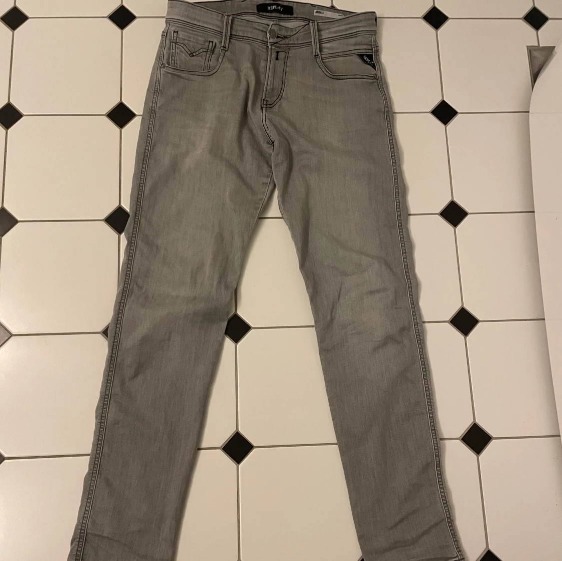 Grå jeans från Replay - 2