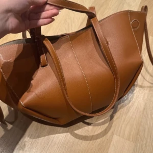 Polené väska mini  - Hur fin?! Har med lapparna till den. 🤩
