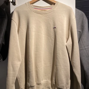 Tommy jeans Sweatshirt - Vill få bort snabbt pris kan diskuteras. Ord-:1199
