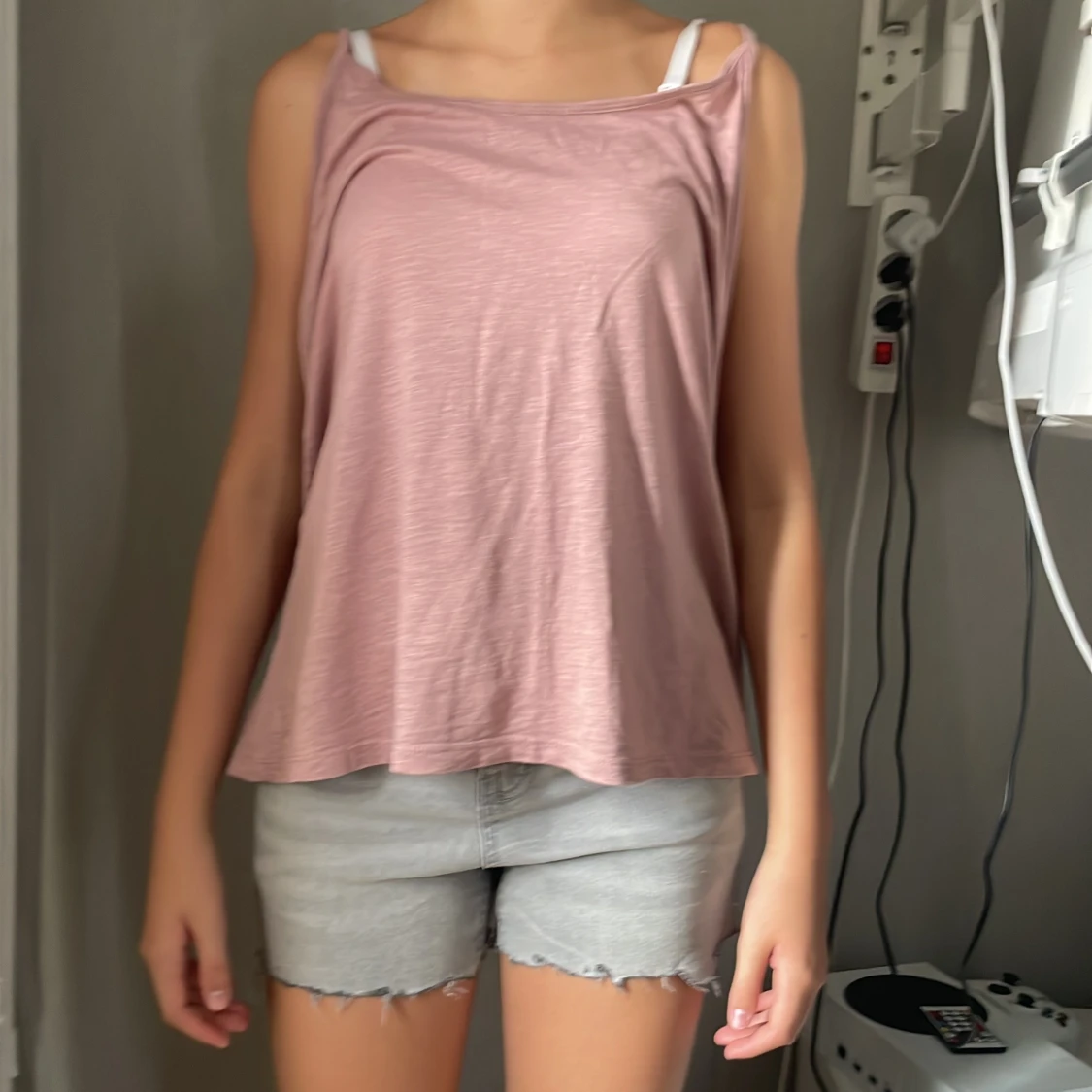 Ljusrosa linnetopp från Basic, M