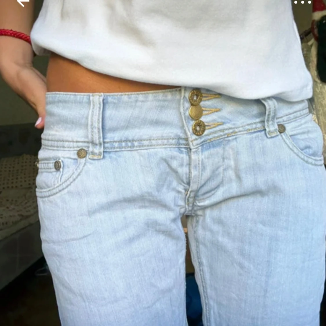 Ljusblåa lågmidjade  bootcut jeans - 2