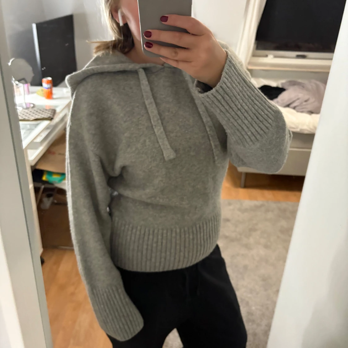 Grå stickad hoodie från Zara