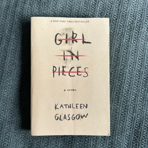 Girl in Pieces - Girl in pieces av Kathleen Glasgow. Engelsk text!