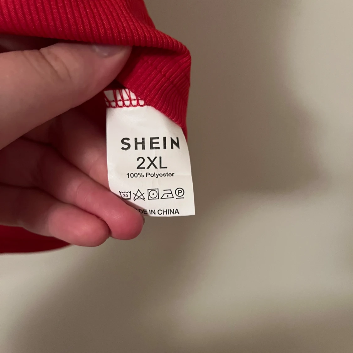 Röd croppad linnetopp från SHEIN - 1