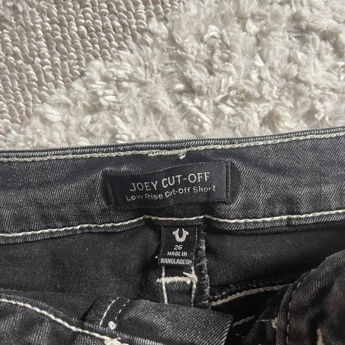 True Religion svarta jeansshorts - 2